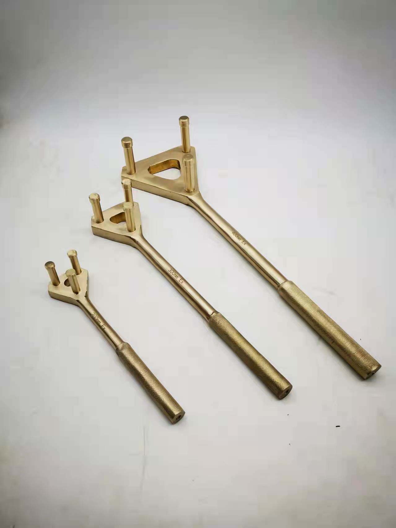 防爆三爪阀门扳手铝青铜无火花防爆用阀门扳手25*200-225*550