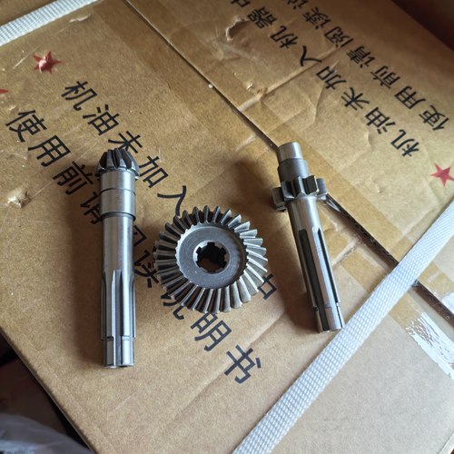 重庆鑫源小海狮3TGQ-4.5F变速箱齿轮主轴副轴副轴伞齿原装
