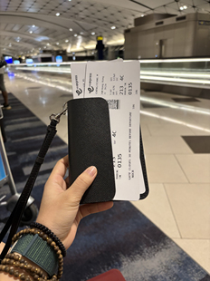 头层牛皮出国留学磁吸机票夹卡包机票包护照包巴黎挂脖子包斜挎包