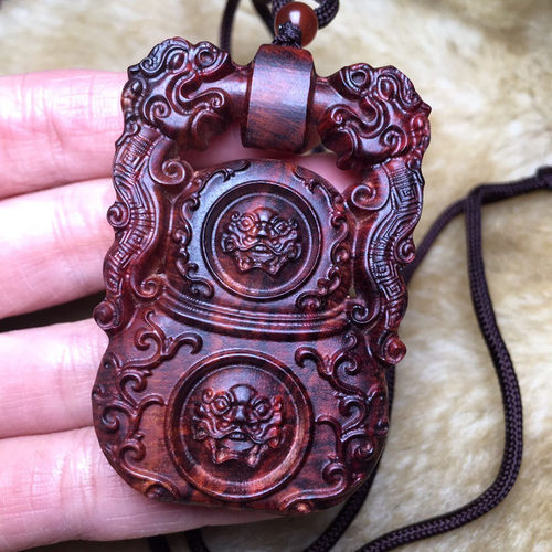 海南黄花梨天地守紫油梨项链吊坠工艺品红木木雕手把件汽车挂件