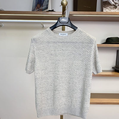 花灰色圆领短袖男士T恤