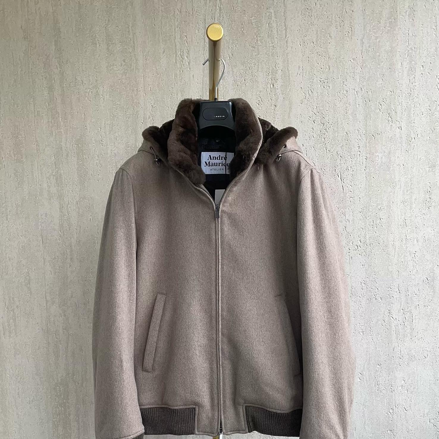 浅咖色连帽羊绒棉服秋冬