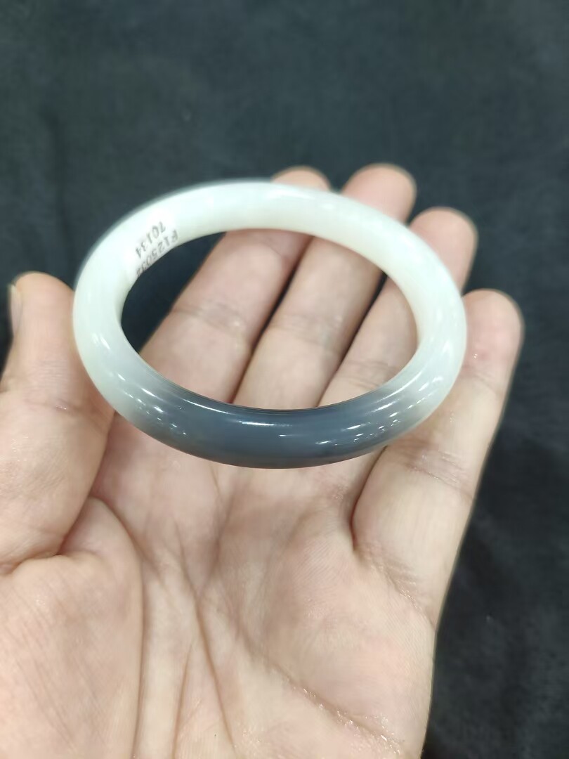 和田白玉手镯飘紫罗兰烟青色手镯无裂无纹无黑52圈口