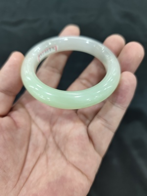 和田白玉翠青手镯冰底飘绿紫罗兰三色手镯无裂无黑点53.8圈口