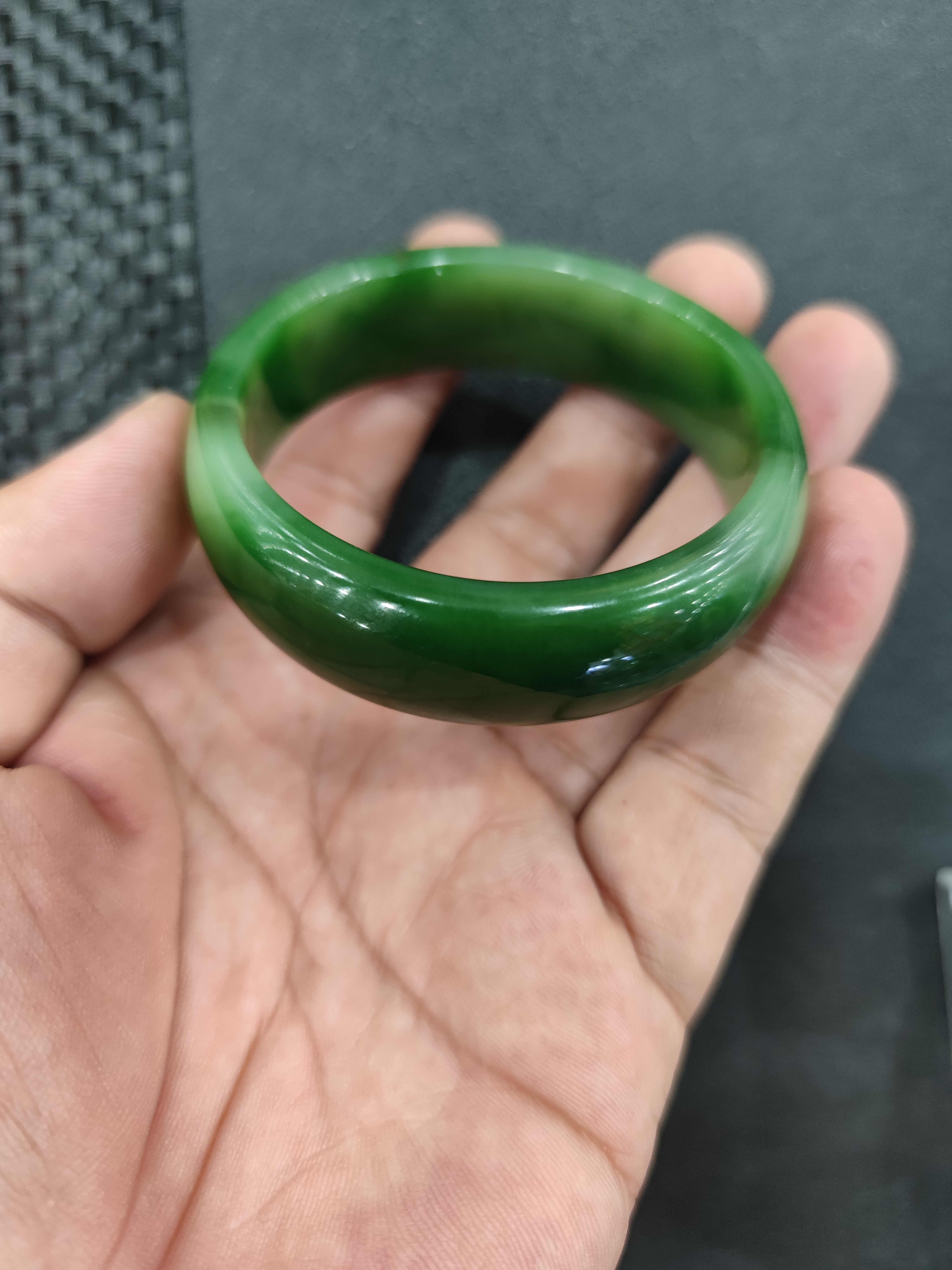 和田碧玉手镯俄罗斯菠菜绿白加绿碧玉
