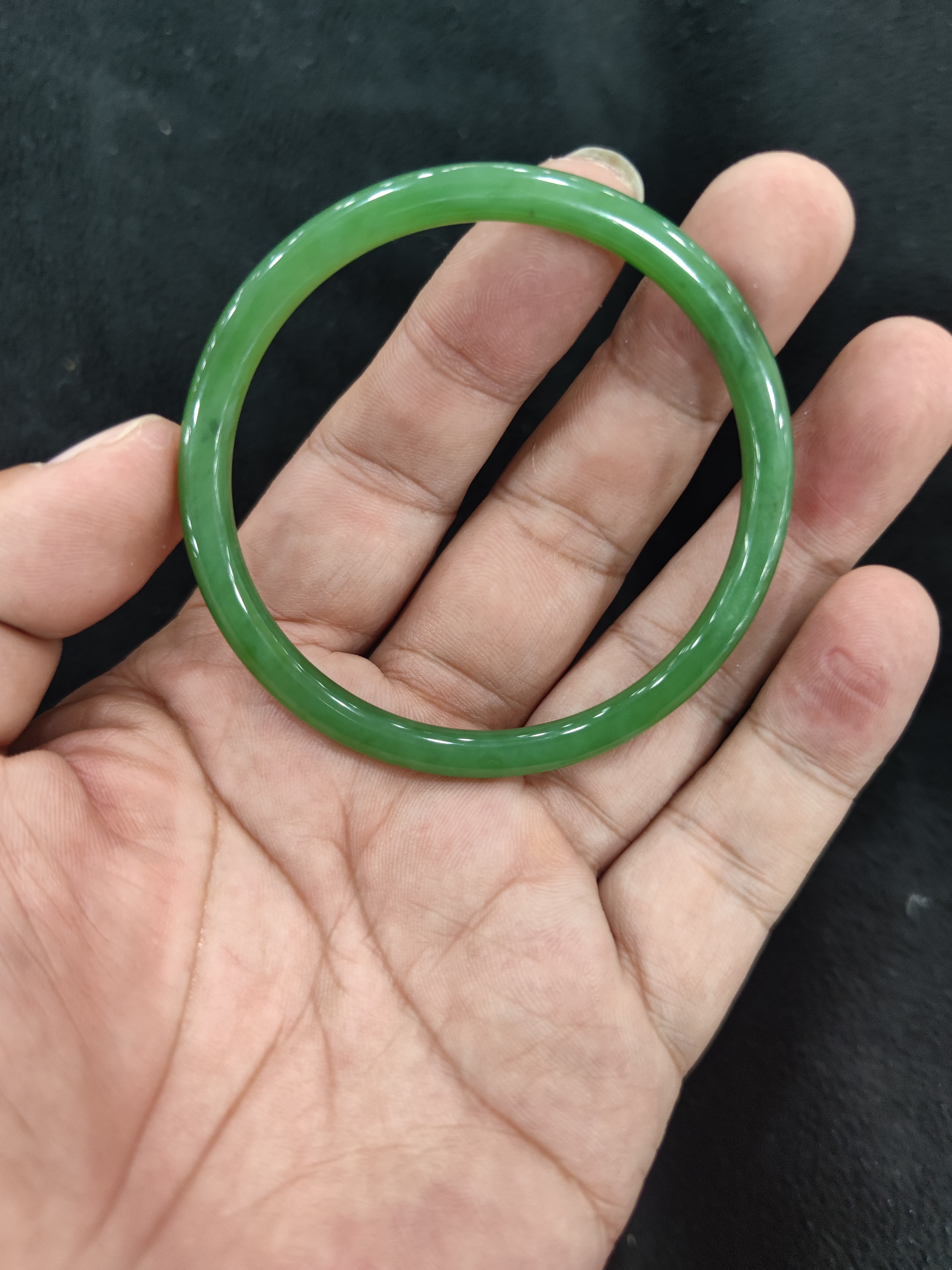 和田碧玉手镯冰底阳绿满绿细条手镯无裂无纹56圈口
