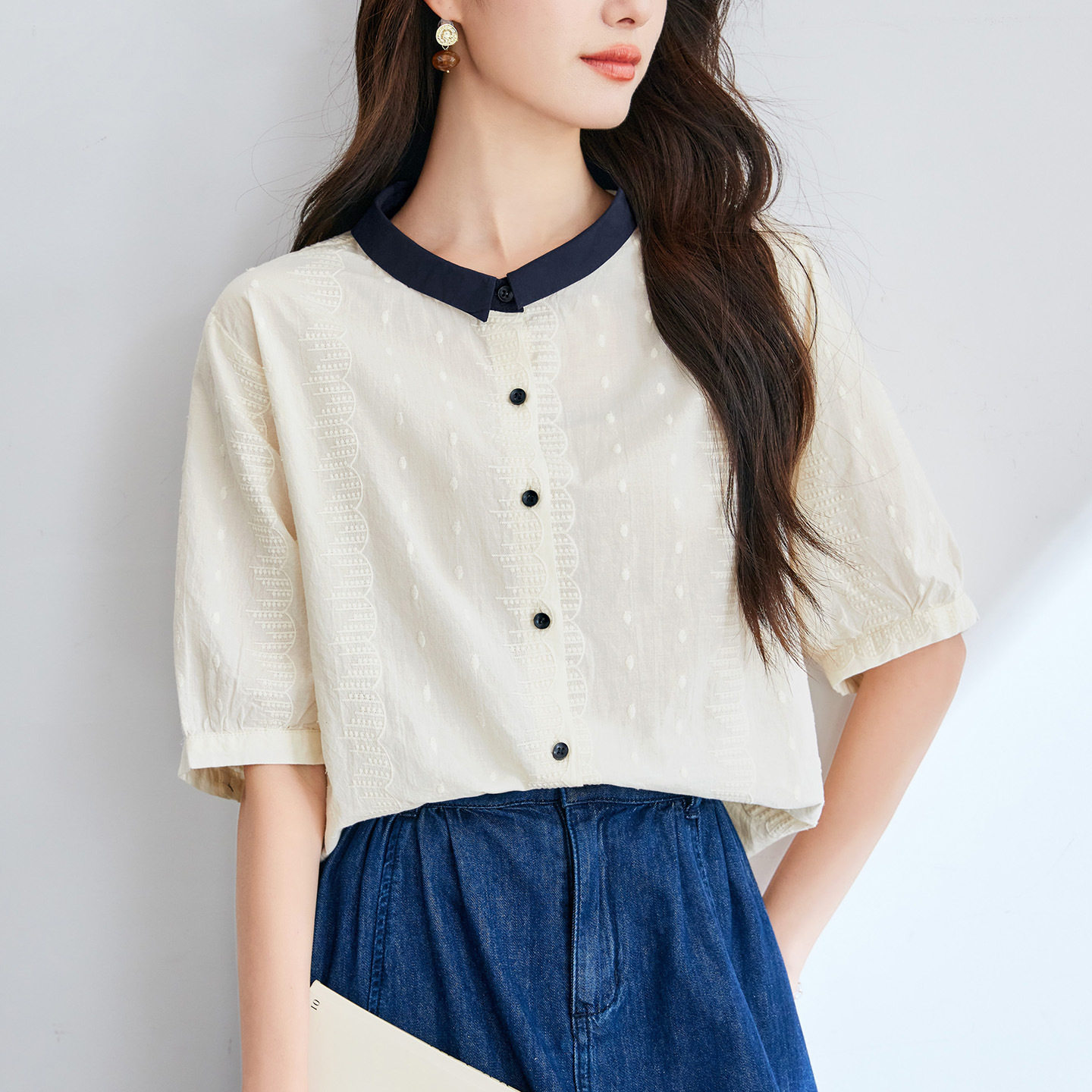 拼色领刺绣白衬衫2025夏季新款通勤休闲女上衣韩版百搭开衫衬衣