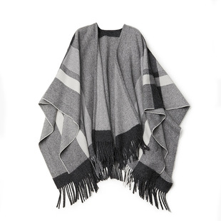 披风 百搭长流苏大斗篷保暖冬季 秋冬新款 羔羊毛色织格子女斗篷时尚