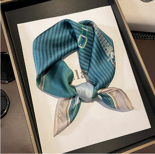 春秋保暖装饰韩国小方巾时髦仿真丝丝巾女印花空调护颈领巾55*55