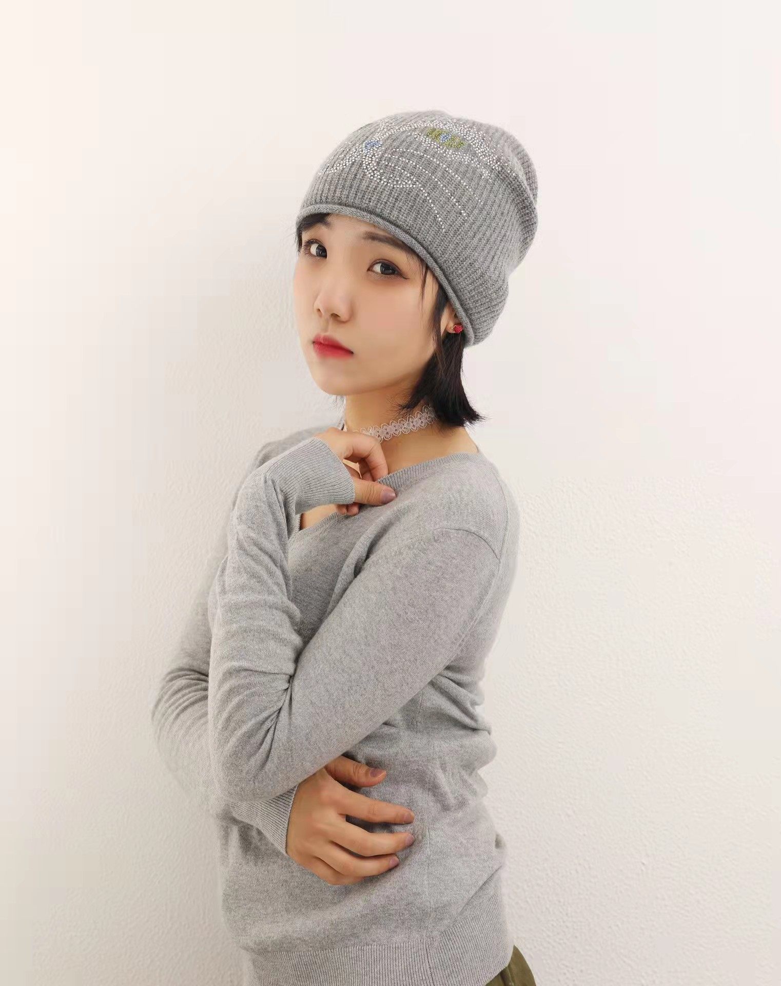 羊绒帽女秋冬贴钻猫脸卷边帽子保暖成人女童冬季保暖帽时尚针织帽