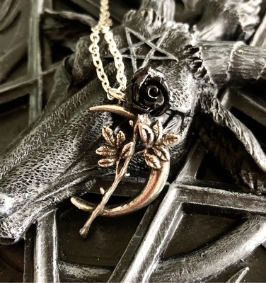 英国A牌哥特风月亮项链