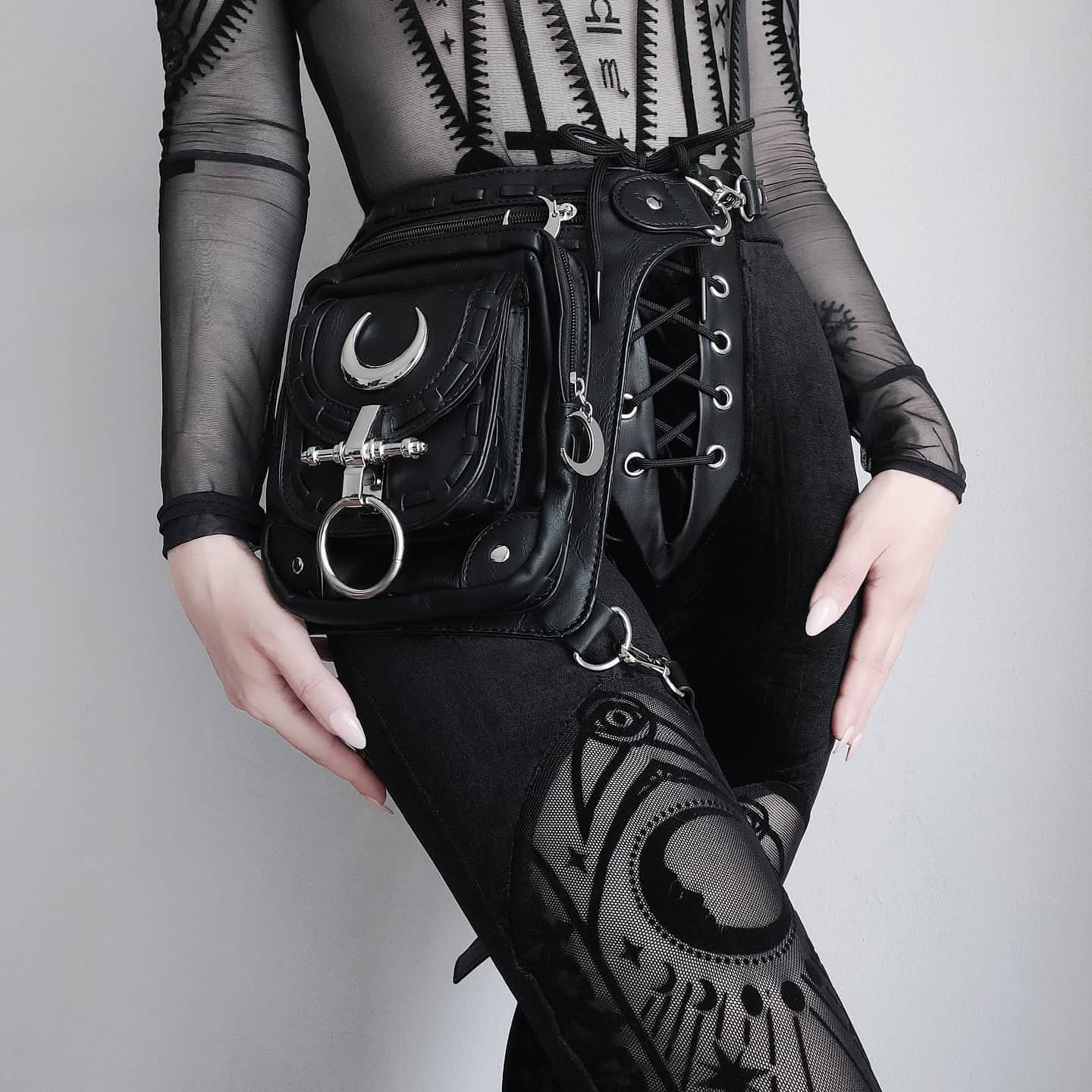 暗黑哥特风丝绒绑带打底裤