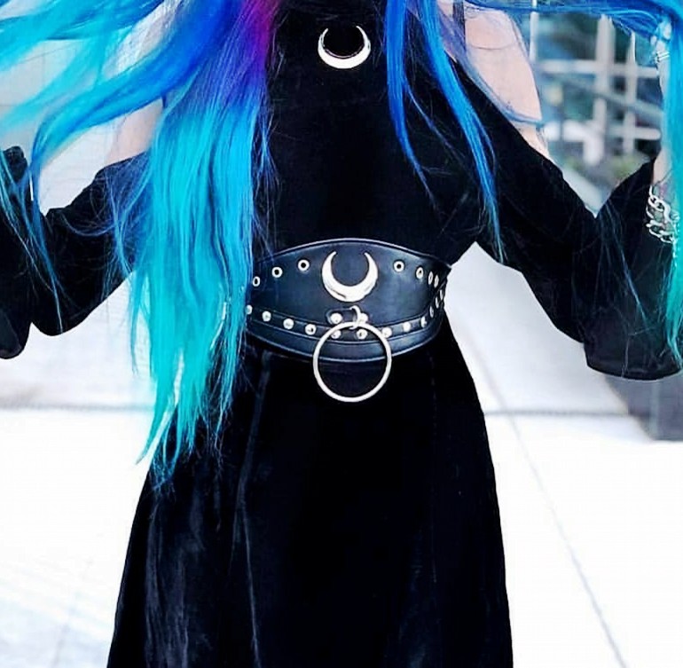 东欧哥特月亮铆钉皮腰带