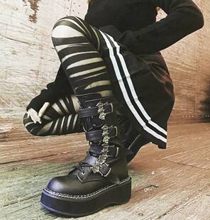 现货DEMONIA暗黑哥特亚文化EMILLY322辣妹高街原宿摇滚蝙蝠马丁靴