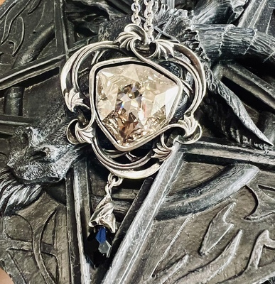 英国A牌暗黑复古宫廷风项链