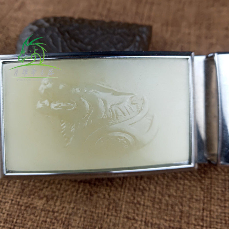 XIAO YAZHAI 천연 허티안 옥 녹색과 흰색 옥 늑대 머리 벨트 버클 남자 설탕 백옥 늑대 토템 벨트 버클
