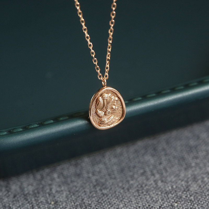 白小c韩国进口k黄金首饰k金项链 双面人像女王真钻吊坠彩金锁骨链