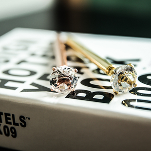 闪耀你的眼。大钻石款旋转型圆珠笔 玫瑰金 金色两色可选家居摆