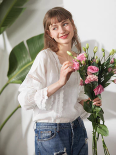 Miccbeirn苎麻花边白色T恤女镂空绣花方领上衣夏季设计感上衣