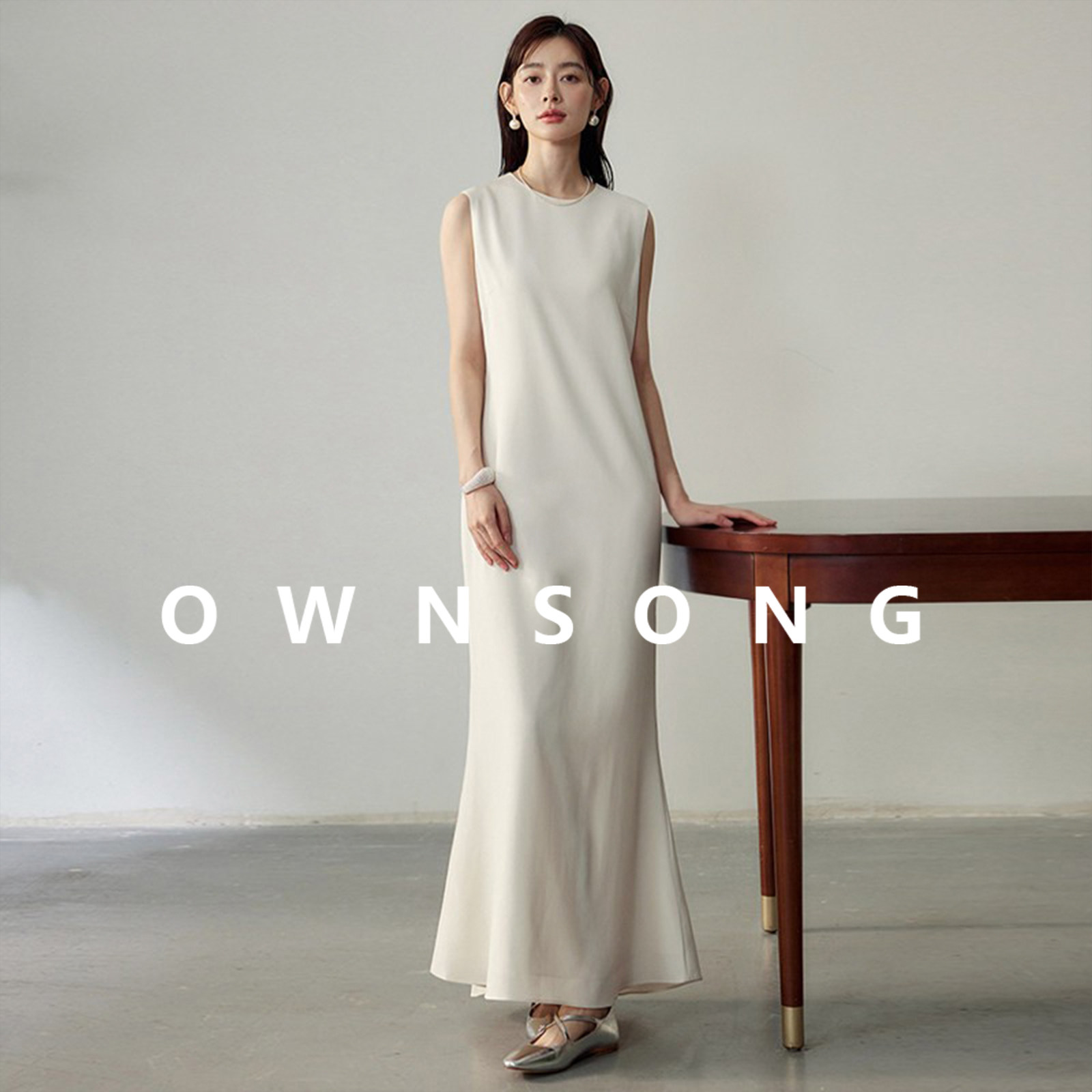 OWNSONG 黑白纯色醋酸无袖大摆鱼尾连衣裙简约显瘦气质优雅长裙