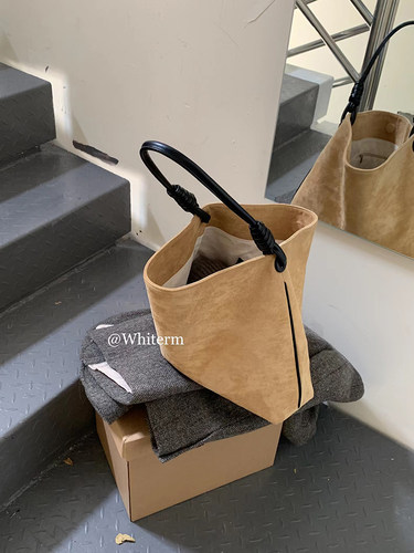 WHITERM韩版绒面拼接单肩水桶包