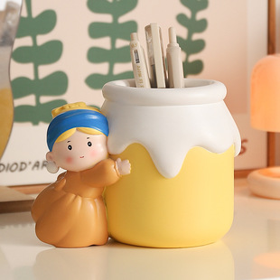 可爱珍珠女孩童趣可爱笔筒学生桌面高颜值小型收纳摆件男孩大容量