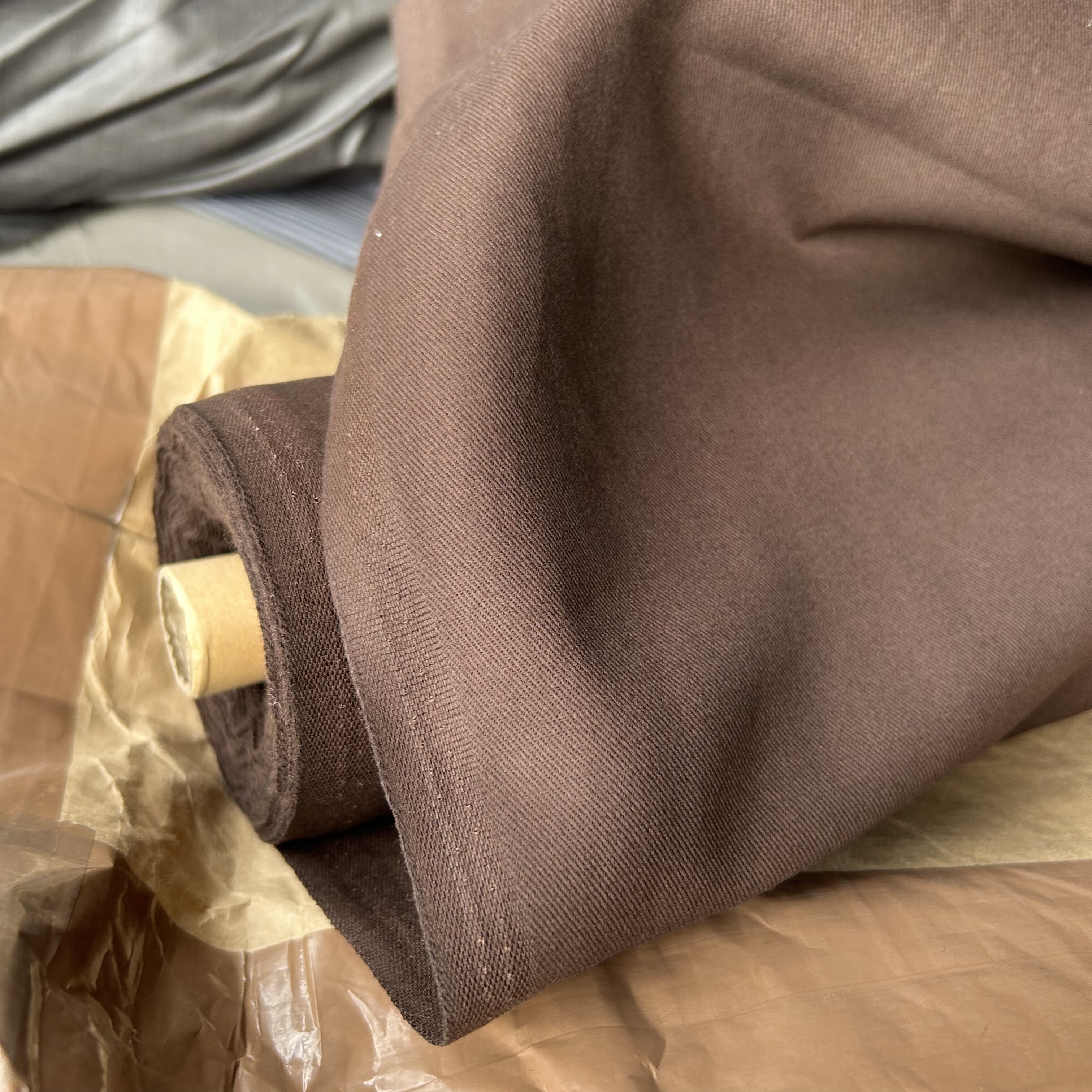 日本进口全棉斜纹咖啡色休闲外套裤子面料秋季款纯棉布料一米价