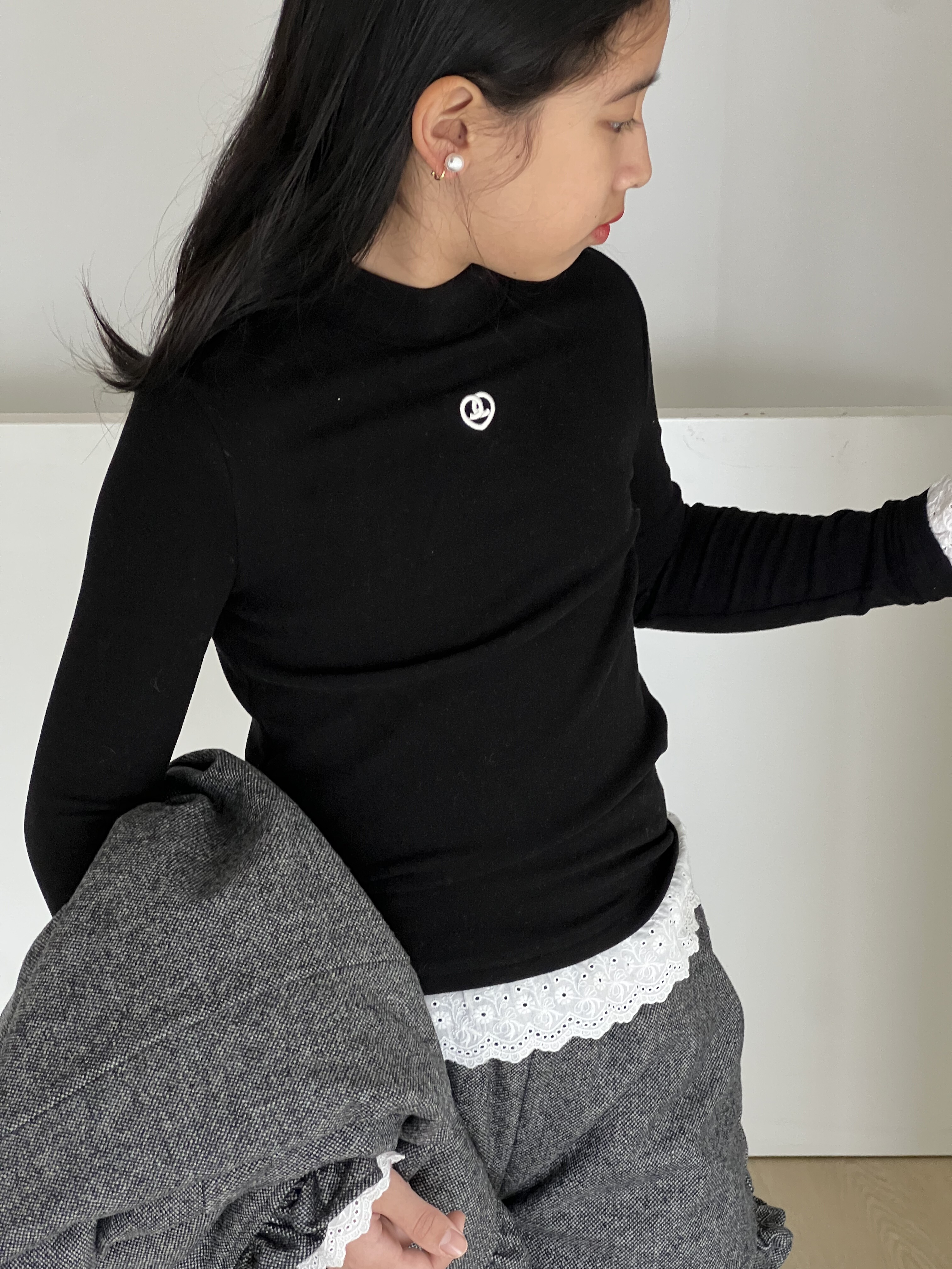 2025秋冬新款韩版女童黑色德绒长袖T恤中大童洋气修身打底衫上衣