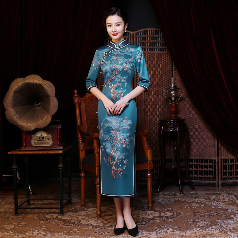 2023名媛高端走秀礼服改良复古中国风连衣裙新款双层钻石丝旗袍秋