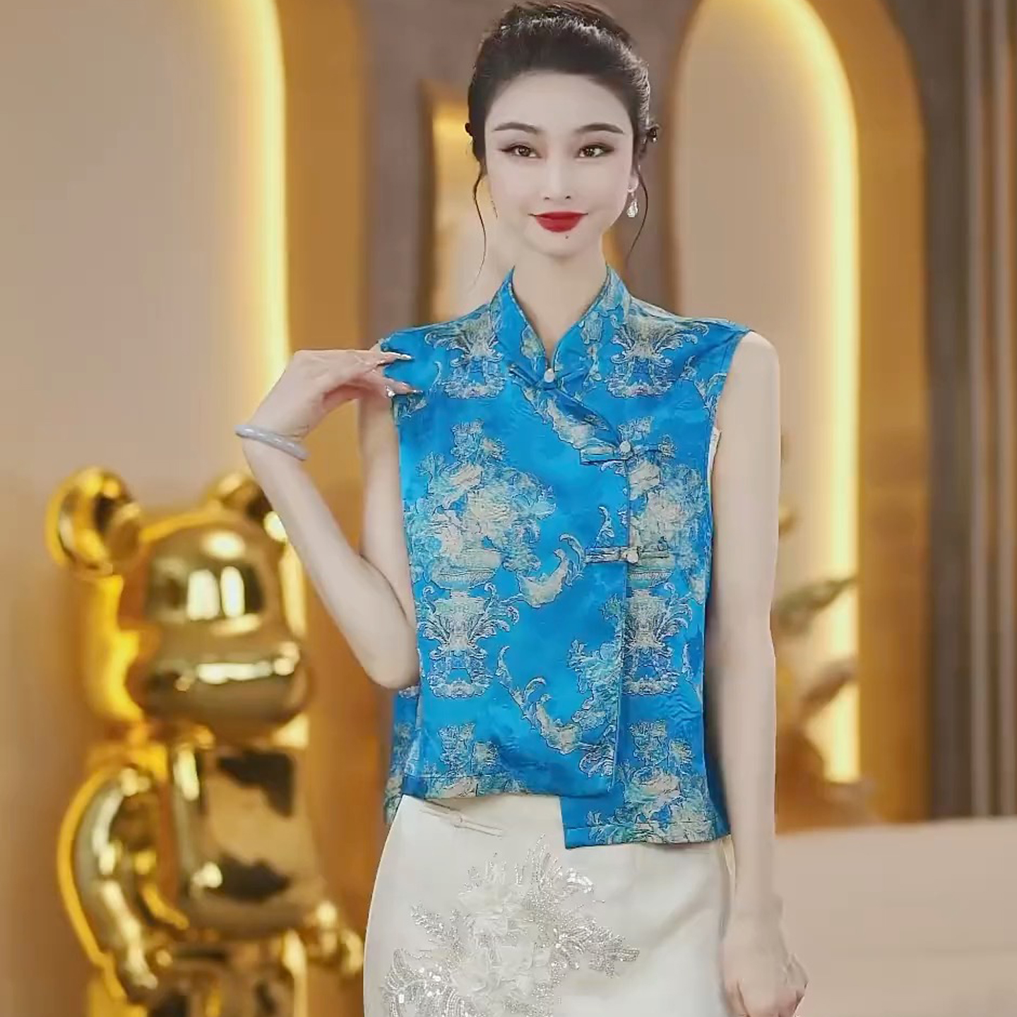 网红新款国风新中式马甲女2025夏季新款时尚重工印花盘扣马甲潮