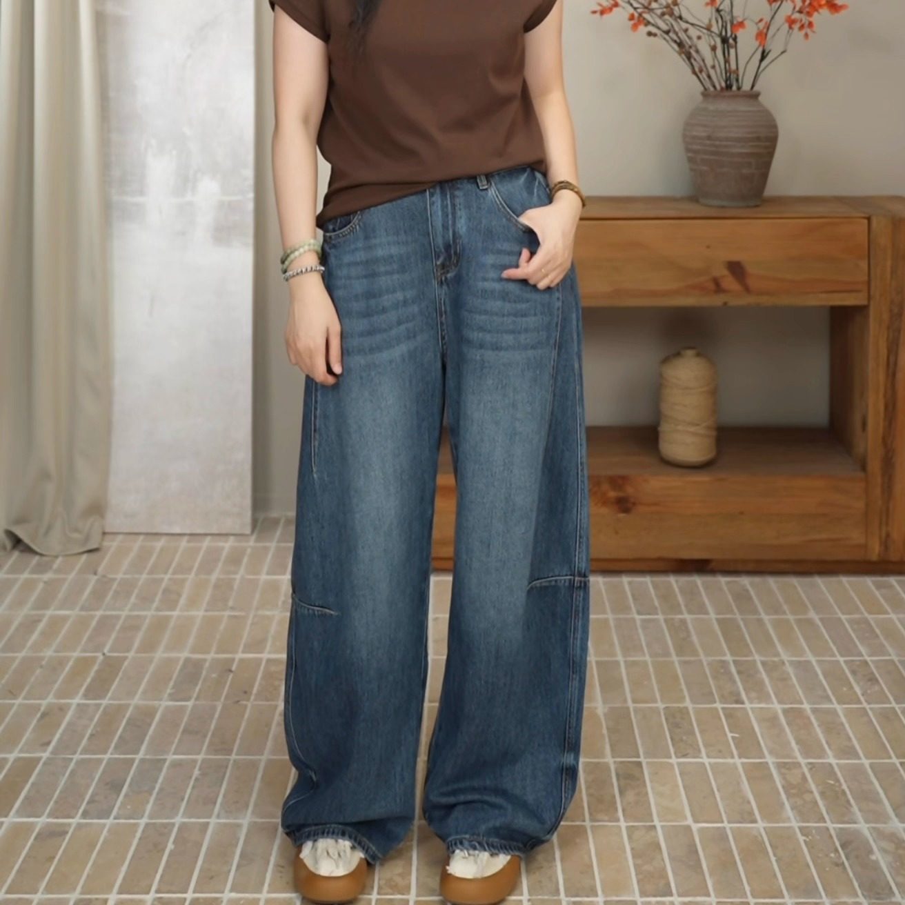 2025年秋季时尚复古镰刀阔腿牛仔裤女宽松显瘦半松紧腰长裤88033,女装/女士精品,牛仔裤,淘宝优惠券,粉丝福利购,淘宝优惠卷