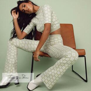 塔米家 P-P高腰微喇叭印花白色针织长裤 B3-2