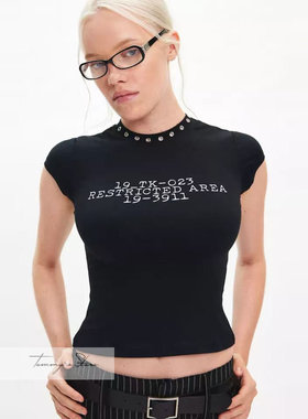 塔米家 Th*Kr*pt字母柳钉短袖紧身上衣 加大码 A6-2