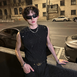 黑色肌理感马甲背心男款痞帅高级感男模穿搭美式潮牌夜店无袖t恤图片