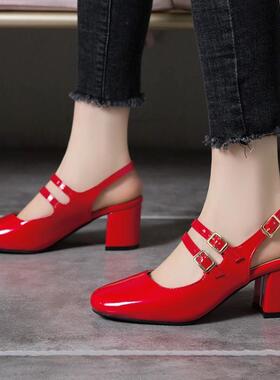 鞋女女鞋凉鞋婚鞋红色亮皮学院中跟包头大码凉鞋 52 小码 32 ygp