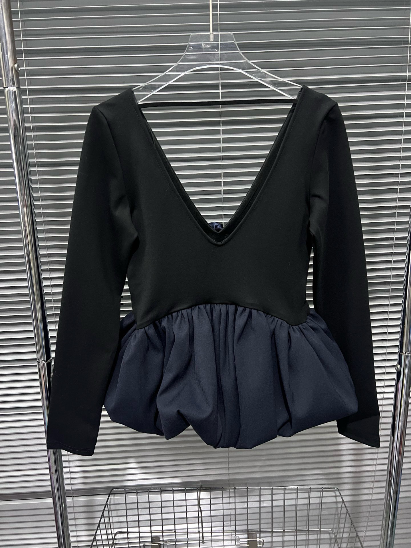 ZA2025年春季新品女装花朵装饰蓬蓬下摆上衣