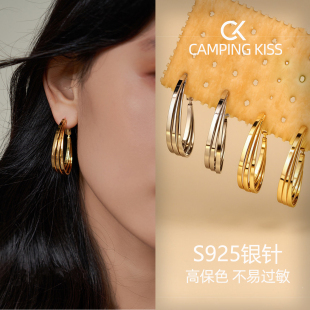 OL耳环2026新款 时尚 高级感轻奢银色三线圈圈耳扣 设计师 巴黎