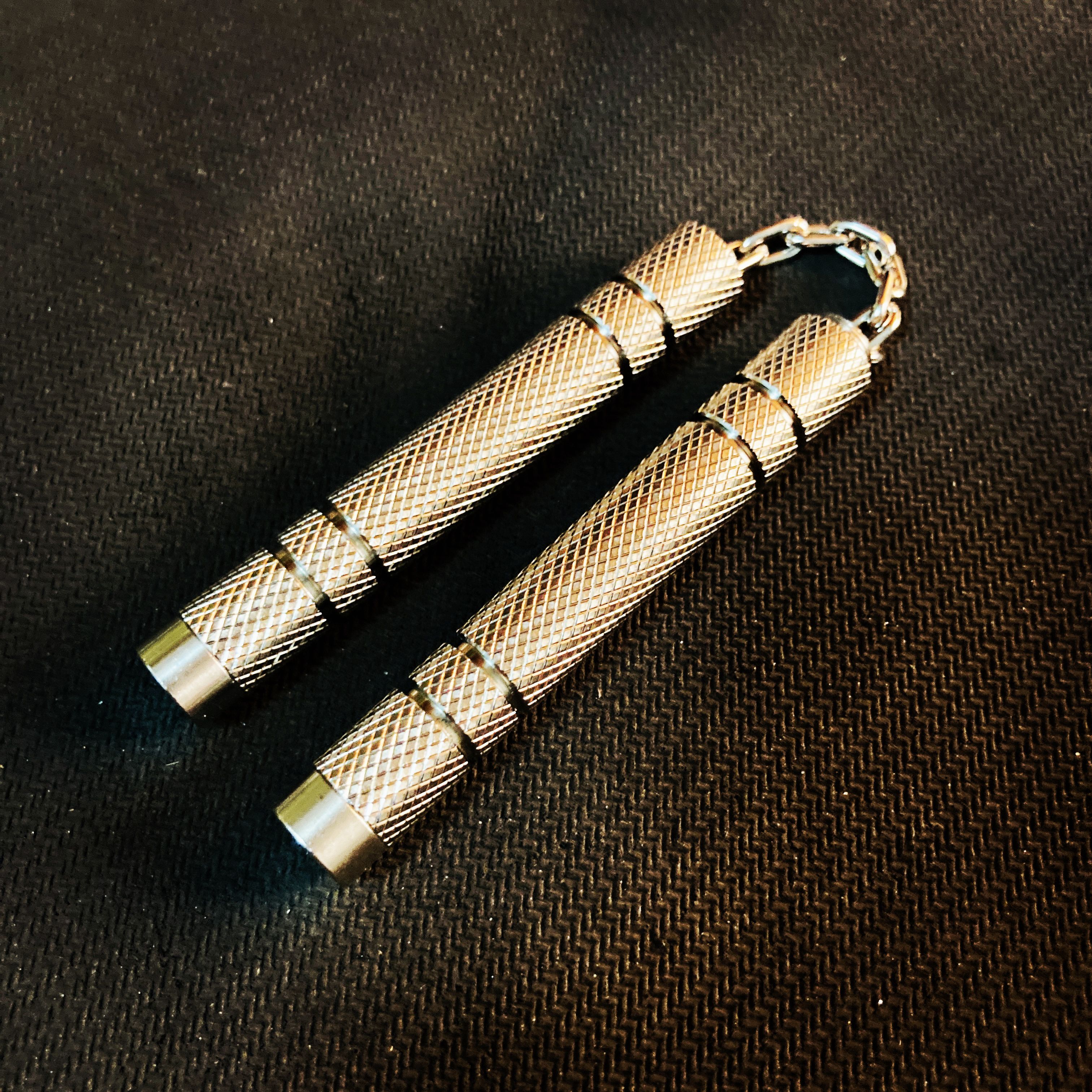 二合一超级迷你双截棍7cm钥匙扣模型随身携带灵活解压thumbchucks