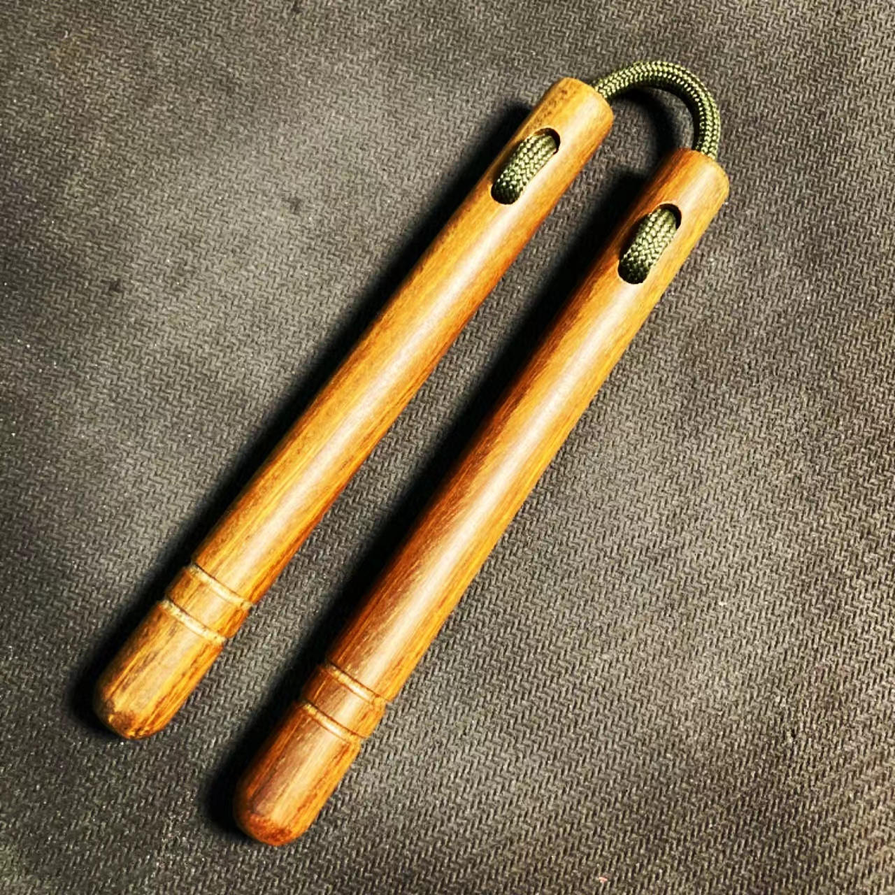 绿檀迷你双截棍手指技巧玩具双节棍模型thumbchucks mininunchaku