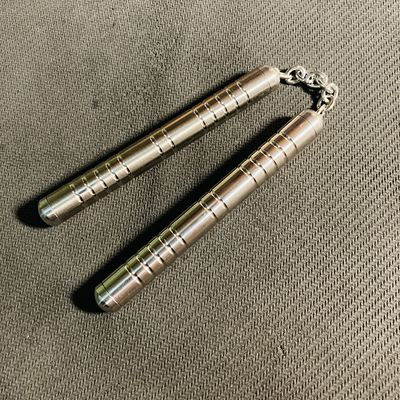 链式迷你双截棍 手指双节棍解压玩具 mininunchaku 模型nunchucks
