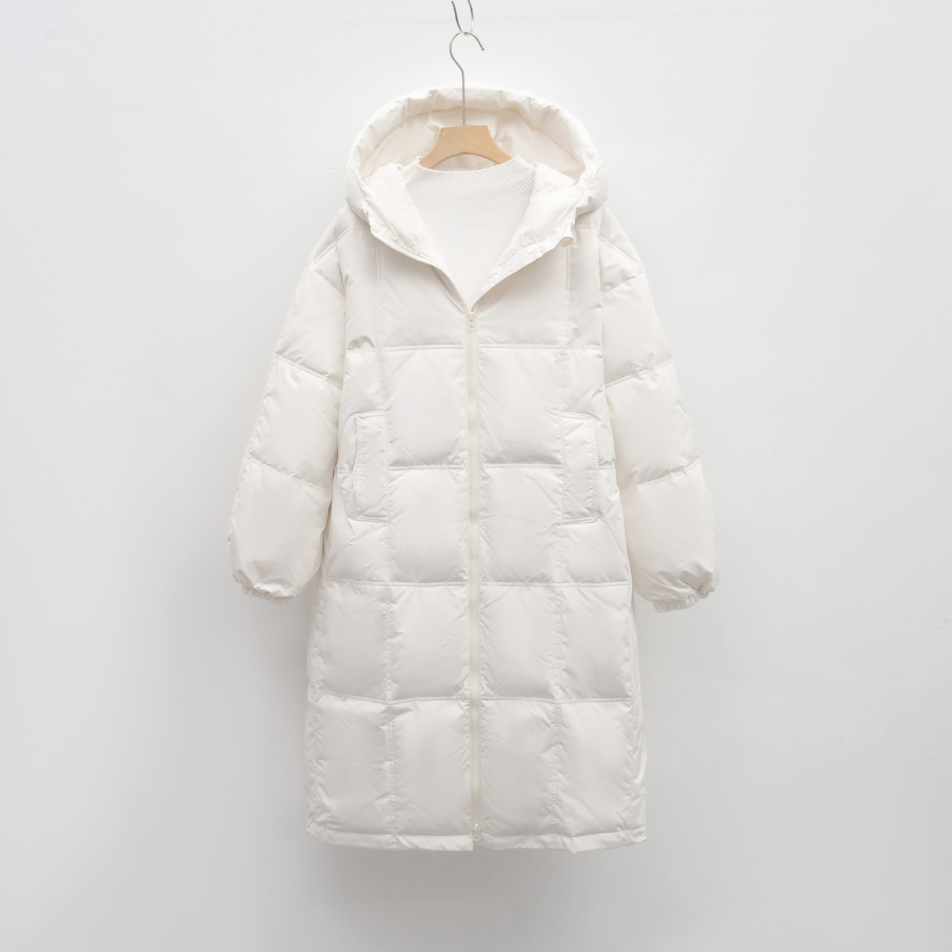 唯品会特卖断码清仓特价处理加厚白鸭绒羽绒服女装品牌正品春秋冬