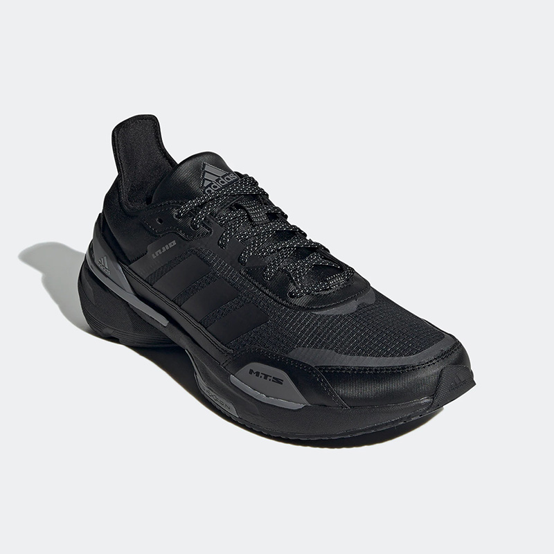 阿迪达斯男女运动跑步鞋