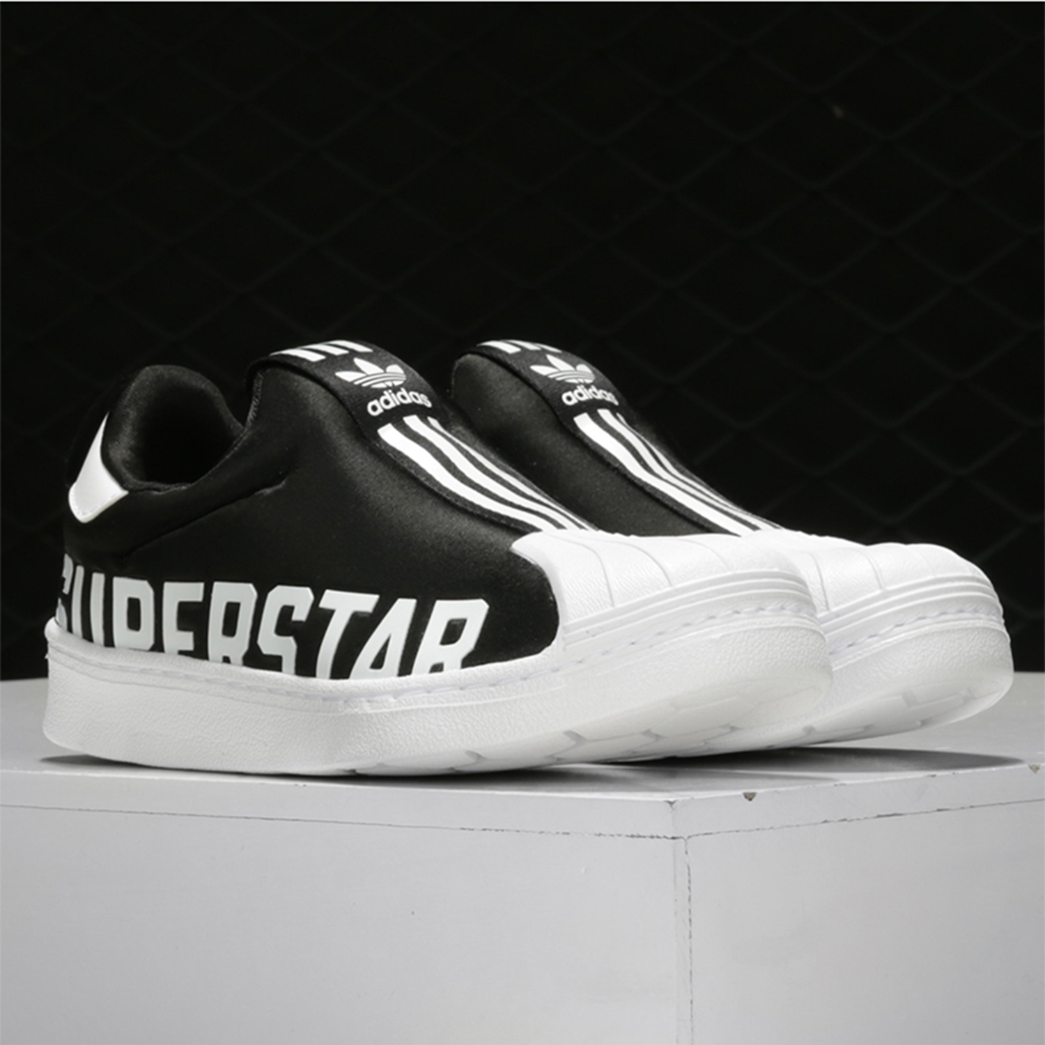 阿迪达斯儿童运动休闲鞋