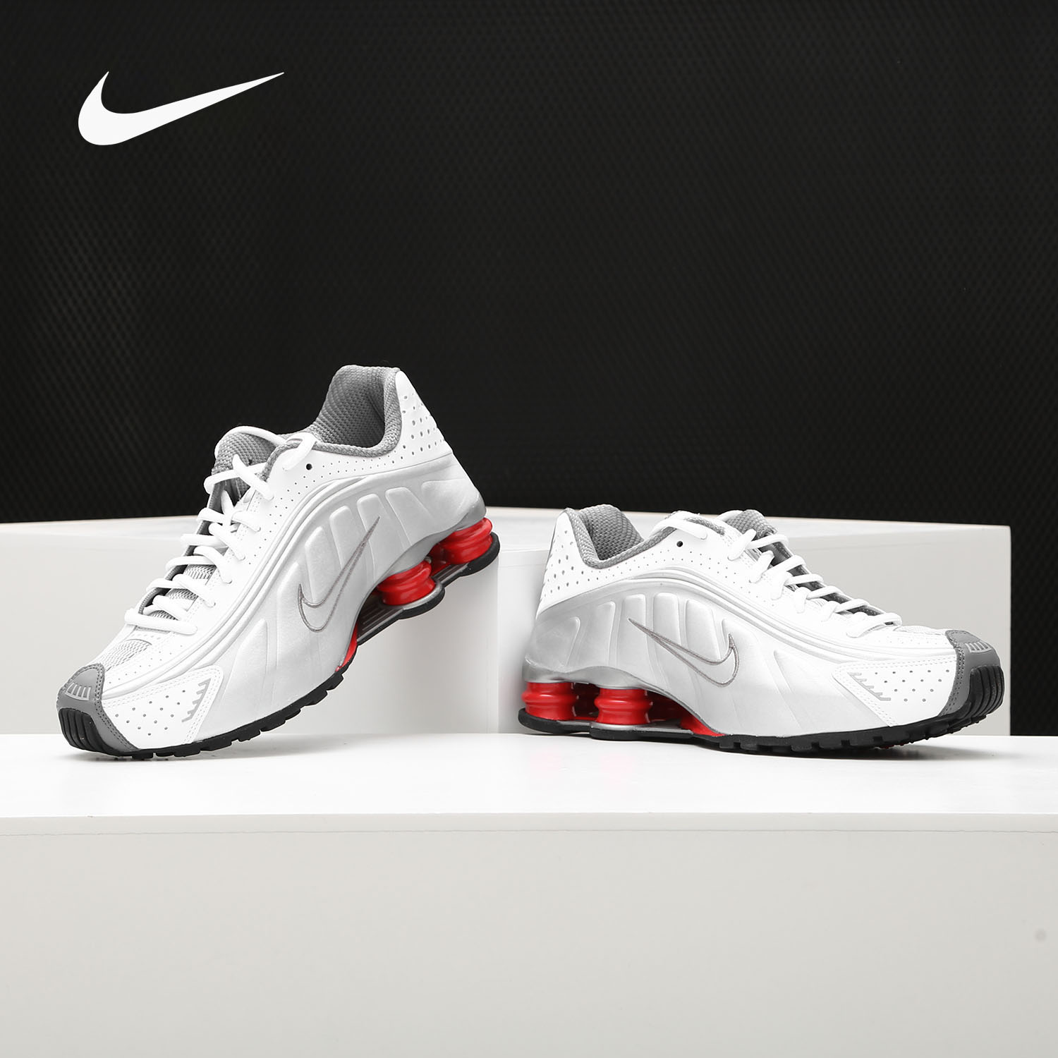 耐克SHOXR4男子跑步鞋