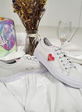Adidas/阿迪达斯正品年女子夏季爱心小白鞋运动休闲鞋 H02542