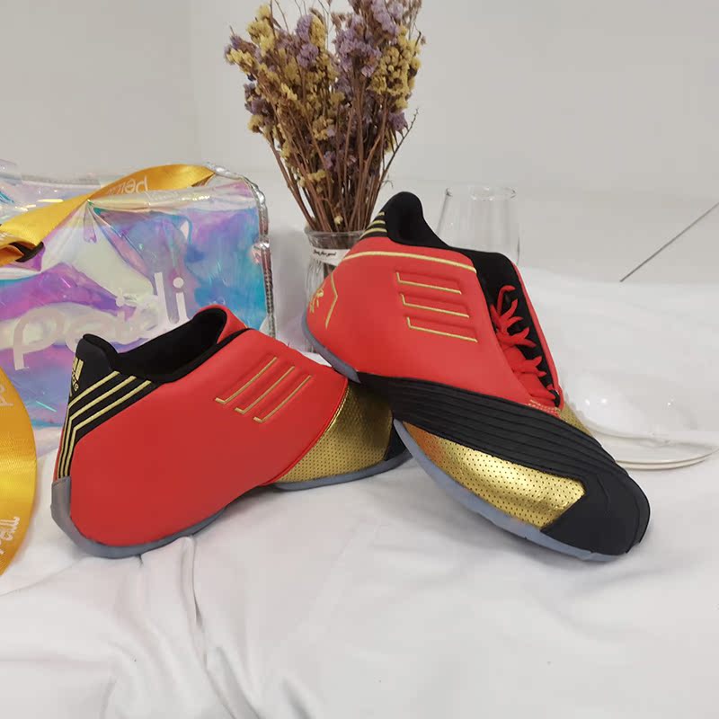 阿迪达斯男子耐磨篮球鞋