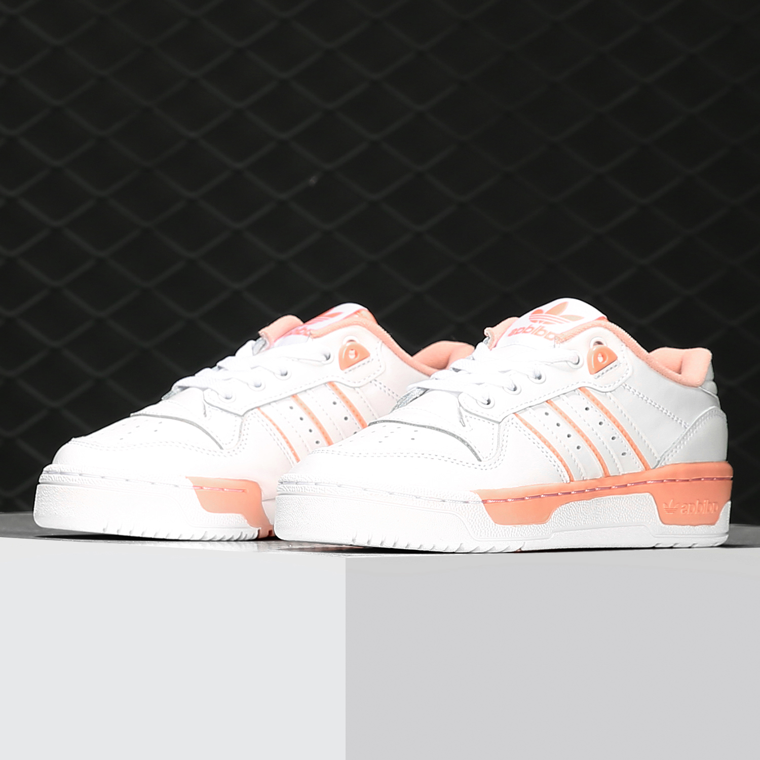 女鞋休闲Adidas/阿迪达斯