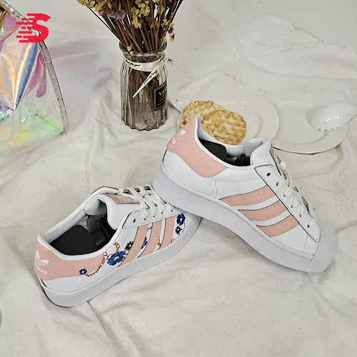 运动鞋Adidas/阿迪达斯