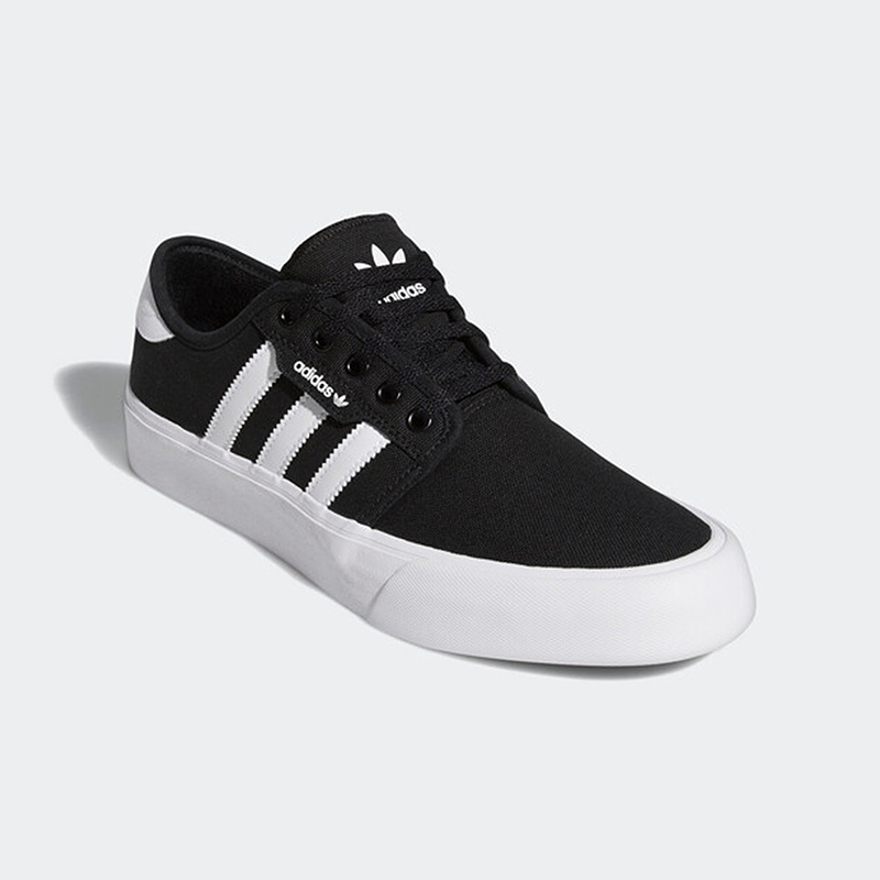 阿迪达斯三叶草男女运动板鞋