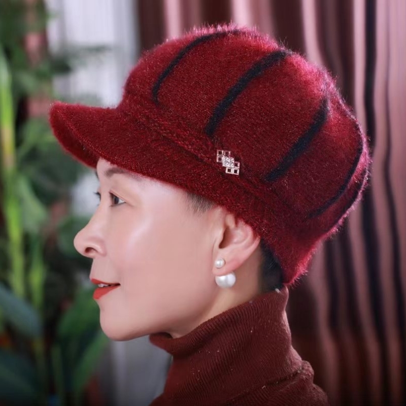 中年妈妈洋气帽子女士新款老太太秋冬春秋款式毛婆婆送中老年人棉